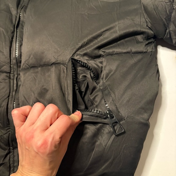 Women’s Puffer Jacket - Picture 3 of 11